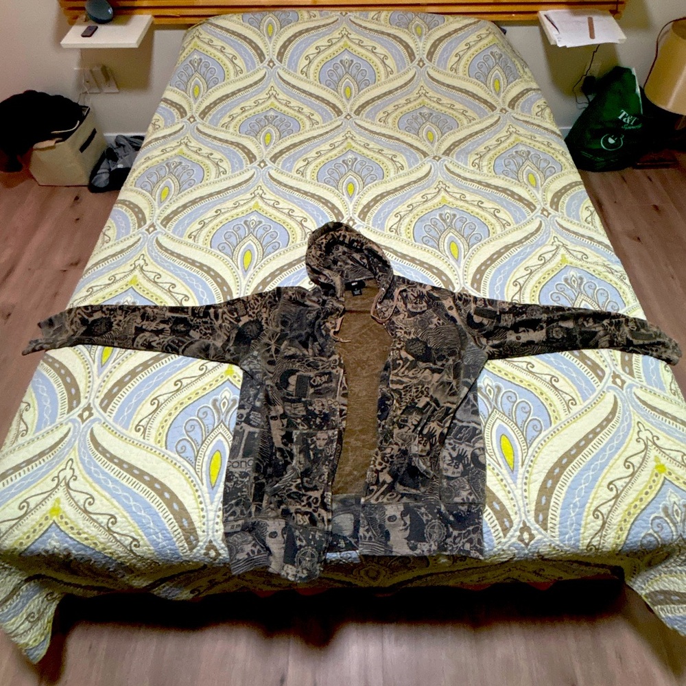 obey zip up hoodie large barley worn